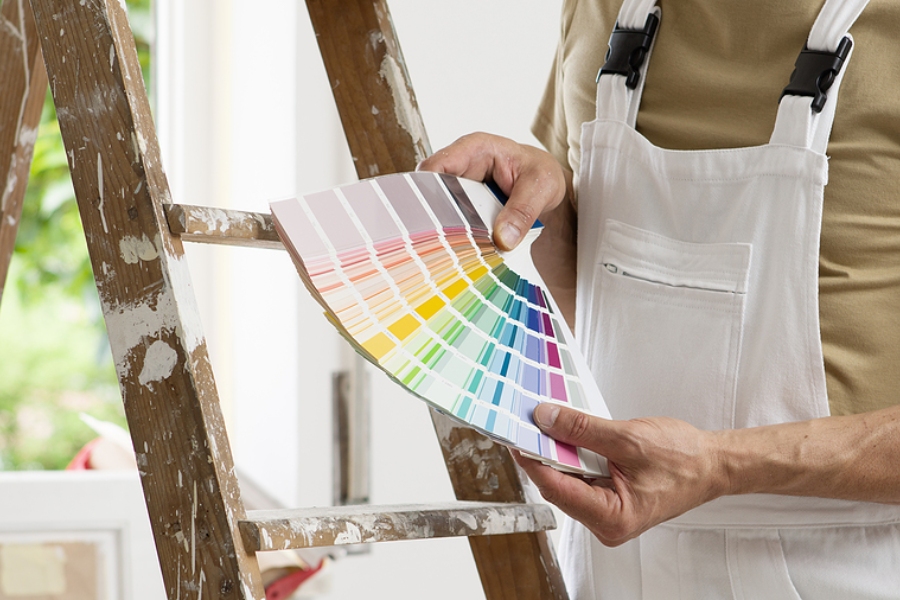 6 Questions to Ask When Hiring a House Painting Service